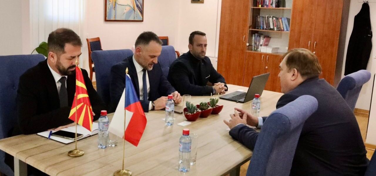 Фетаи на средба со чешкиот амбасадор Лудва: на Северна Македонија местото и е во Европската Унија