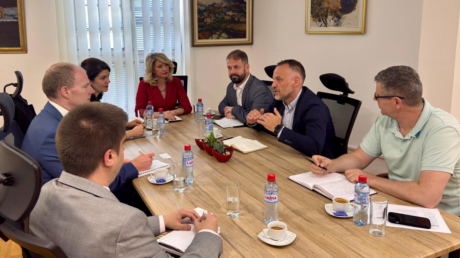 Фетаи на средба со делегација од Партнерството за отворена влада (OGP), предводена од Пол Брејтвеит, регионален менаџер за Европа