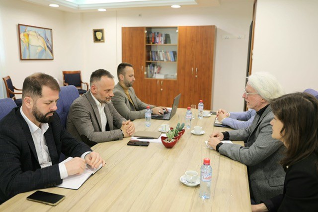 Фетаи се сретна со директорот на НДИ, Дејвид Сип