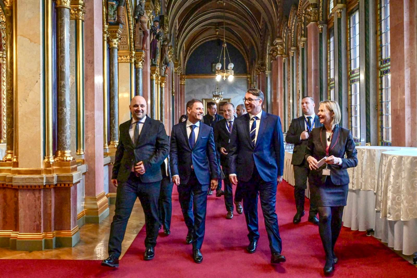 Филков од Будимпешта: Парламентот на Унгарија е доказ дека историјата, традицијата и новитетите на современото општество можат и мораат непречено да опстојуваат