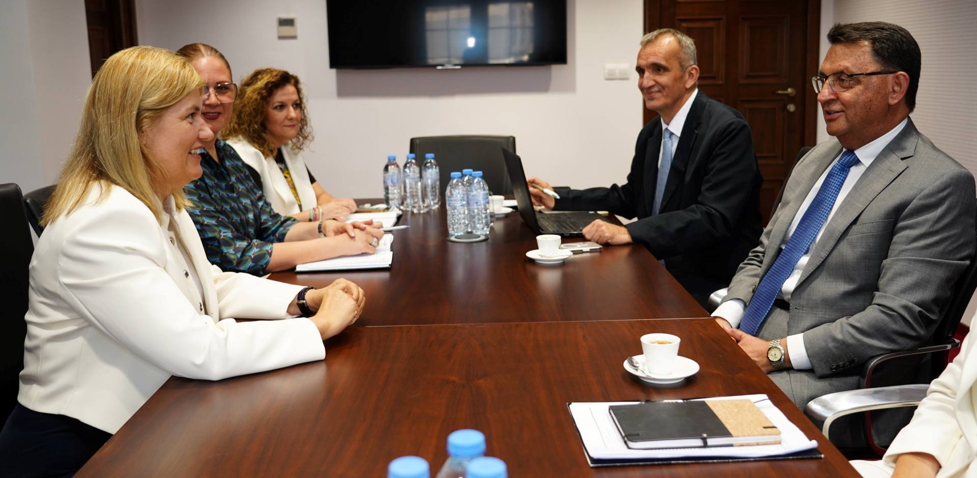 Financial and energy stability as a priority -- Minister Bozinovska meets with Governor Slaveski