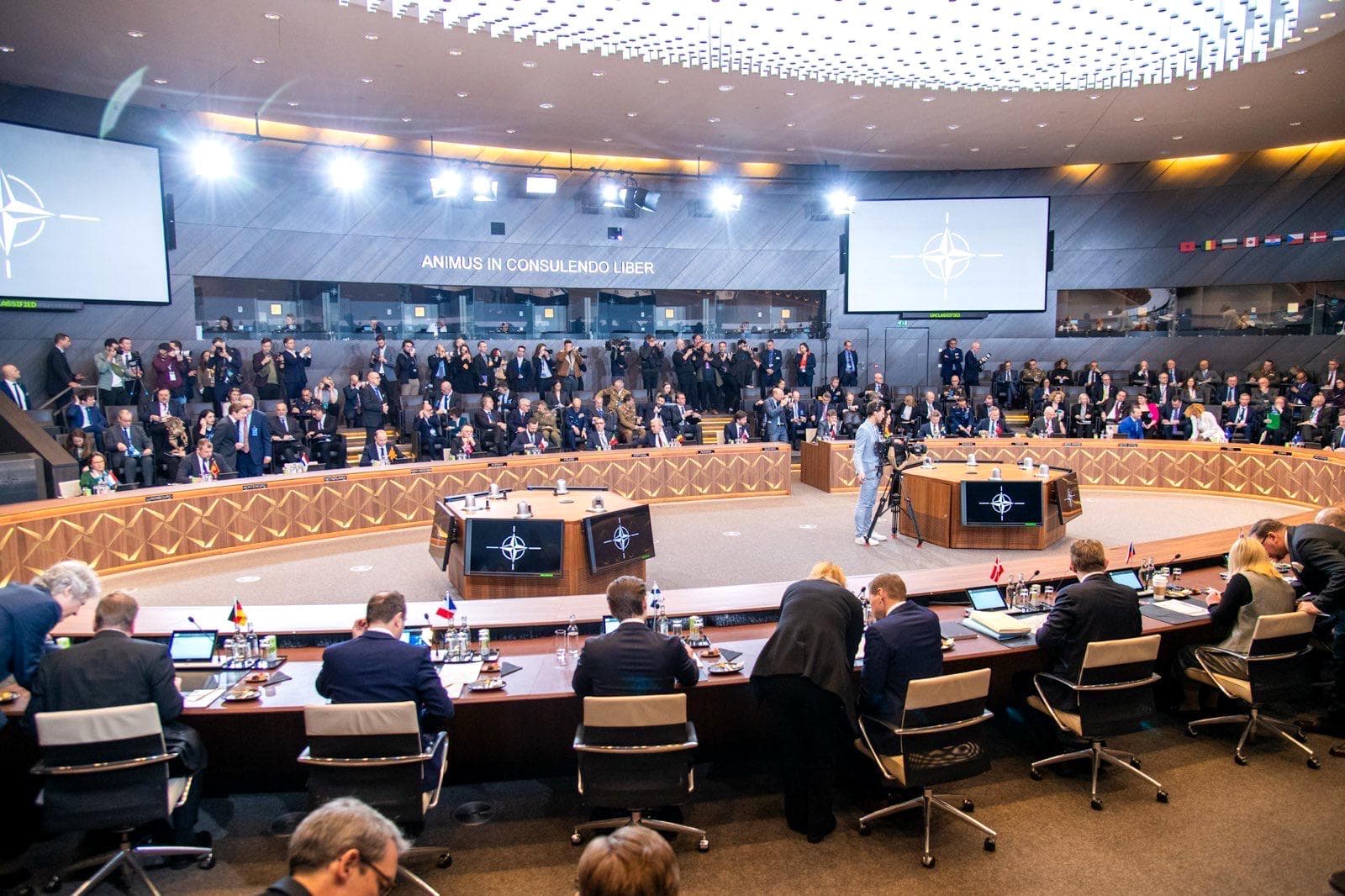 Голем број теми од одбраната дискутирани на денешниот состанок на Северноатлантскиот совет на НАТО, Мисајловски ја потврди македонската позиција за инвестирање во одбраната