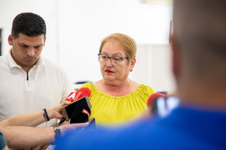 Јаневска: Едносменското работење не значи осум часа постојано учење и следење на настава