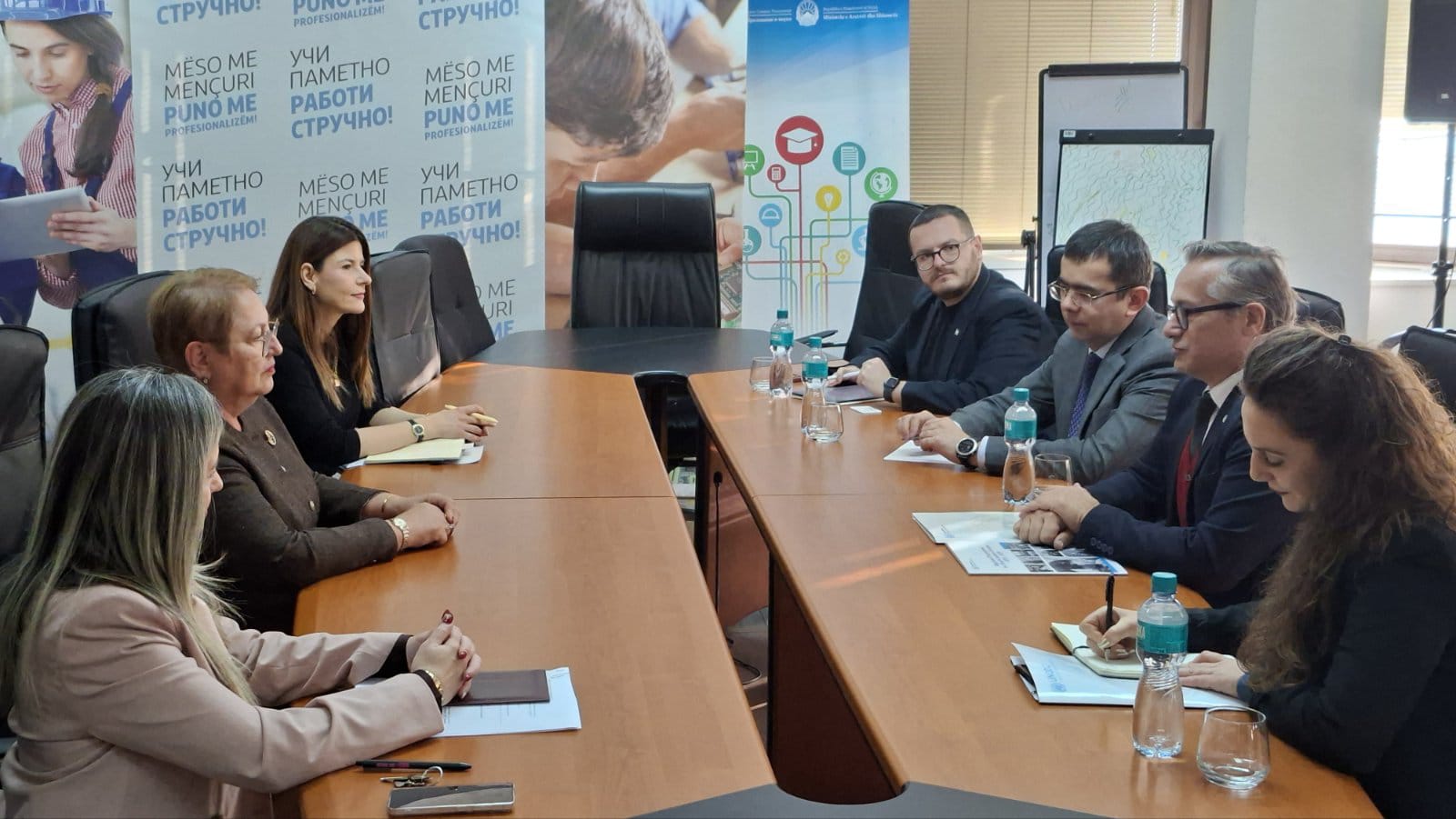 Јаневска на средба со претставници на Канцеларијата на Обединетите нации за дрога и криминал -  продолжува заедничката заложба за превенција на младите од пороци