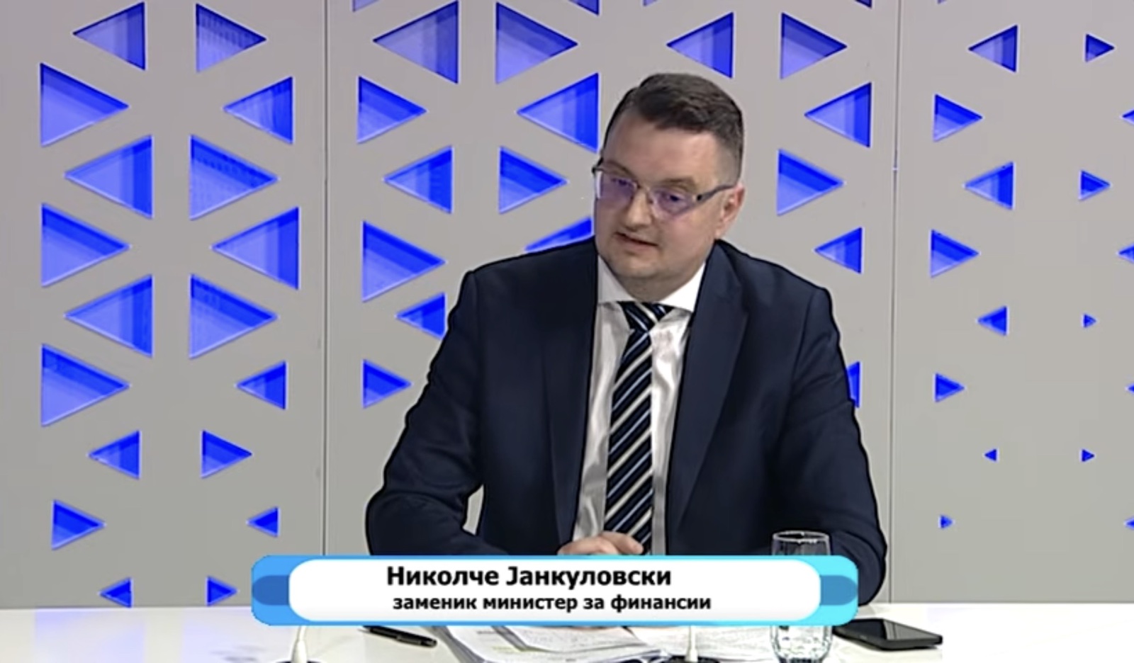 Јанкуловски: Мерката за намалување на ДДВ не е задоцнета, состојбите се следат на дневна основа, ќе се преземат и таргетирани мерки зависно од развојот на состојбата
