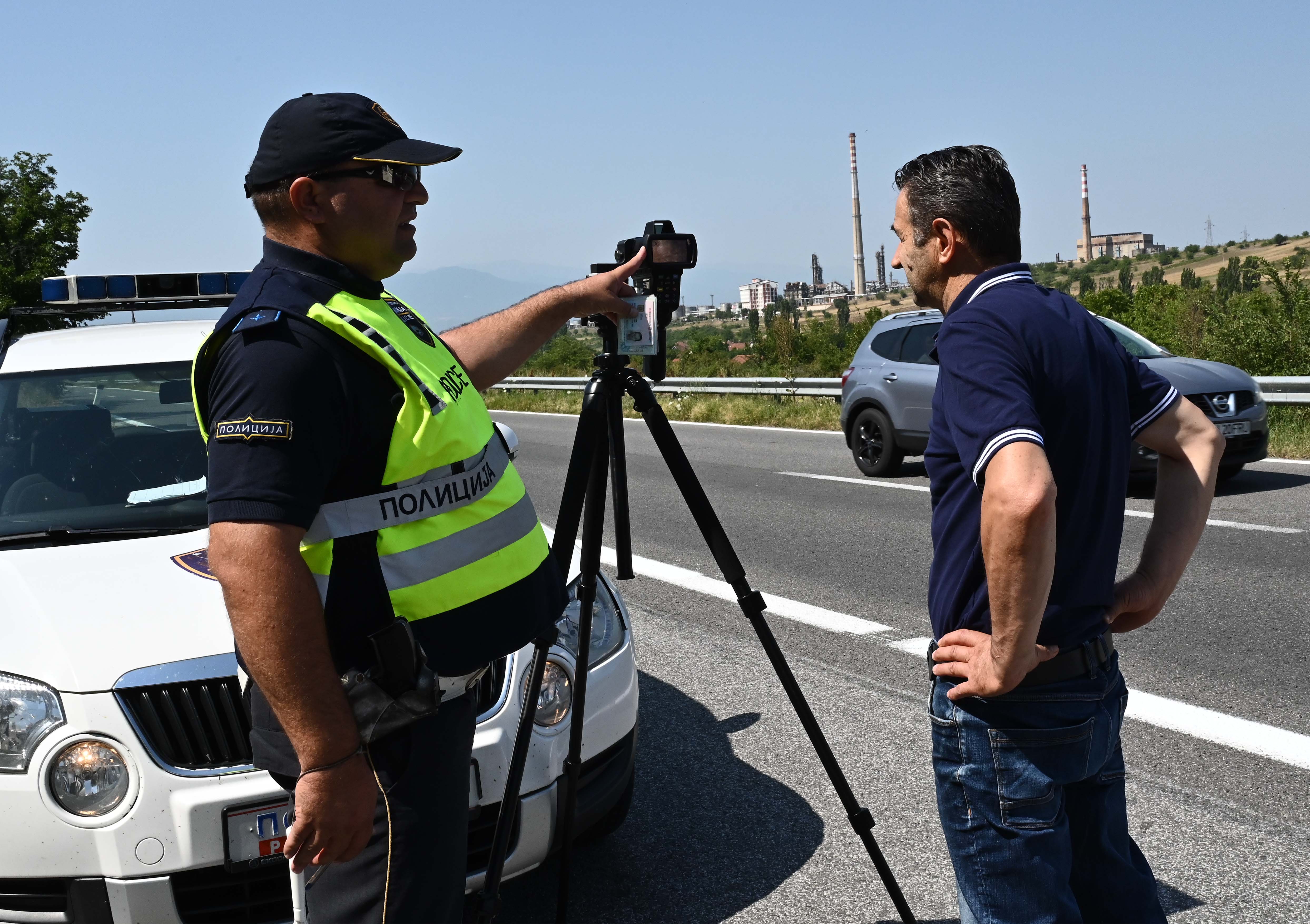 Лишен од слобода возач од Шведска, на автопатот А- 1 возел со двојно поголема брзина од дозволената