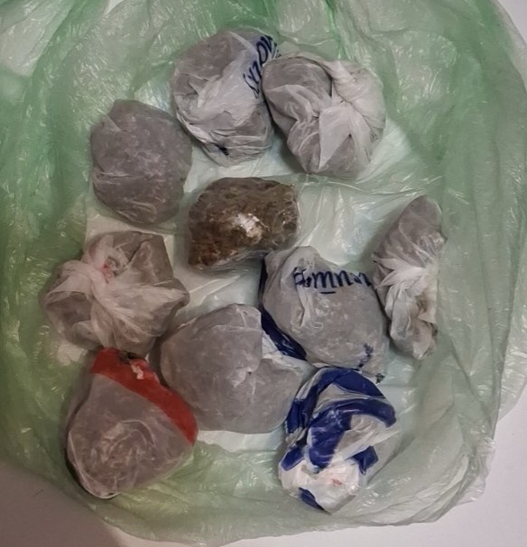 Лишени од слобода двајца дилери од Берово, во возилото во кое се превезувале и во нивните домови е пронајдена дрога, следува соодветна пријава  