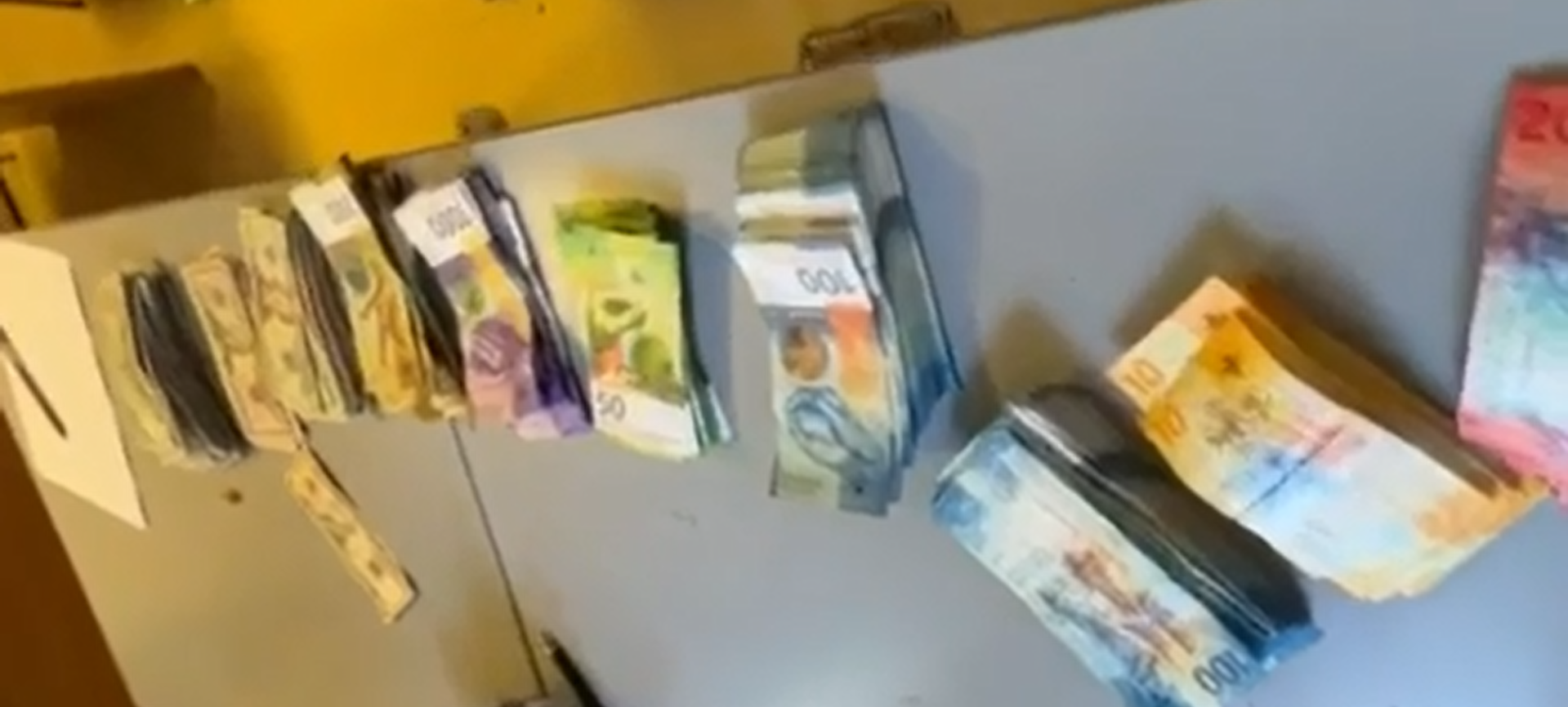 Лишени од слобода двајца косовски државјани за сторено кривично дело ,,фалсификување пари,, пронајдени околу 230.000 евра