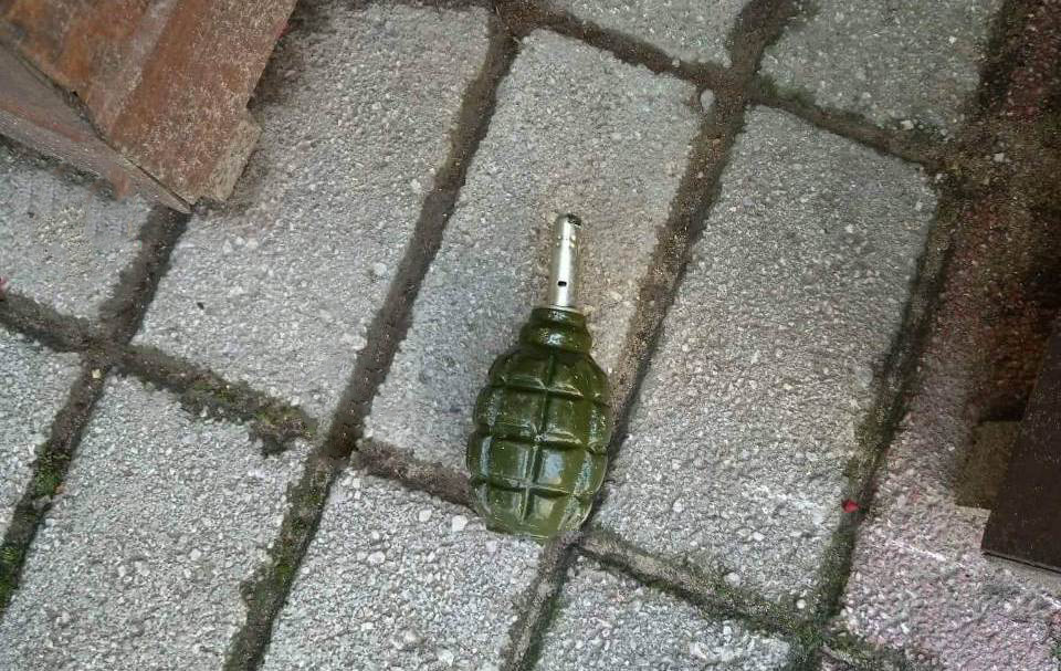 Лишено од слобода едно лице во Скопје, пронајдена е рачна бомба при претрес во неговиот дом 