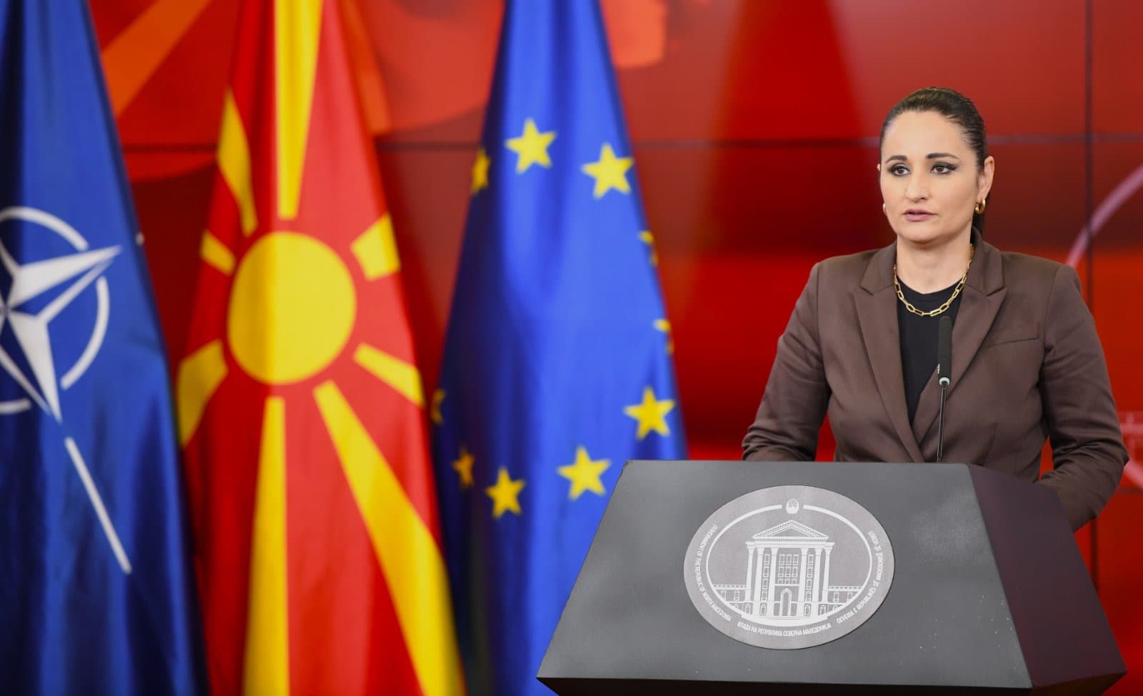 Љатифи Азизи: Владата вонредно заседаваше, донесена одлука да се позајмат на градот Скопје дел од нафтените резерви на државата