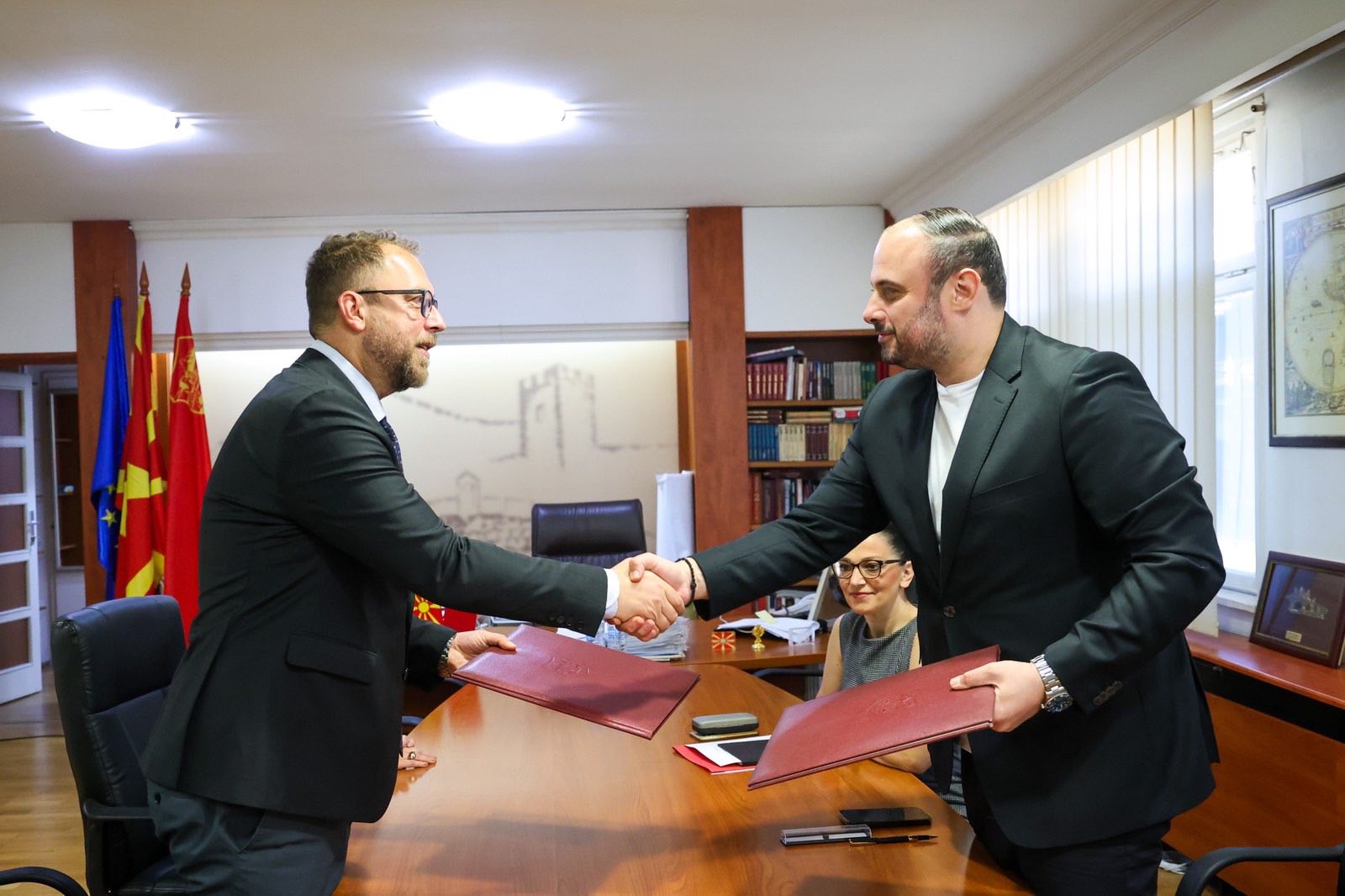 Љутков и Ѓорѓиевски потпишаа Меморандум за соработка во културата и туризмот со фокус на Скопје 2028