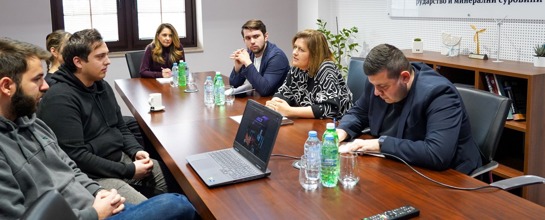 Божиновска ги поддржа студентите инженери: Северна Македонија има талент за европската инженерска сцена