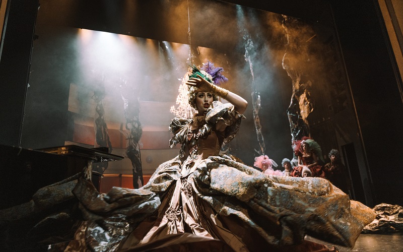 Мариборскиот театар гостува во МНТ со „Амадеус“ во режија на Поповски