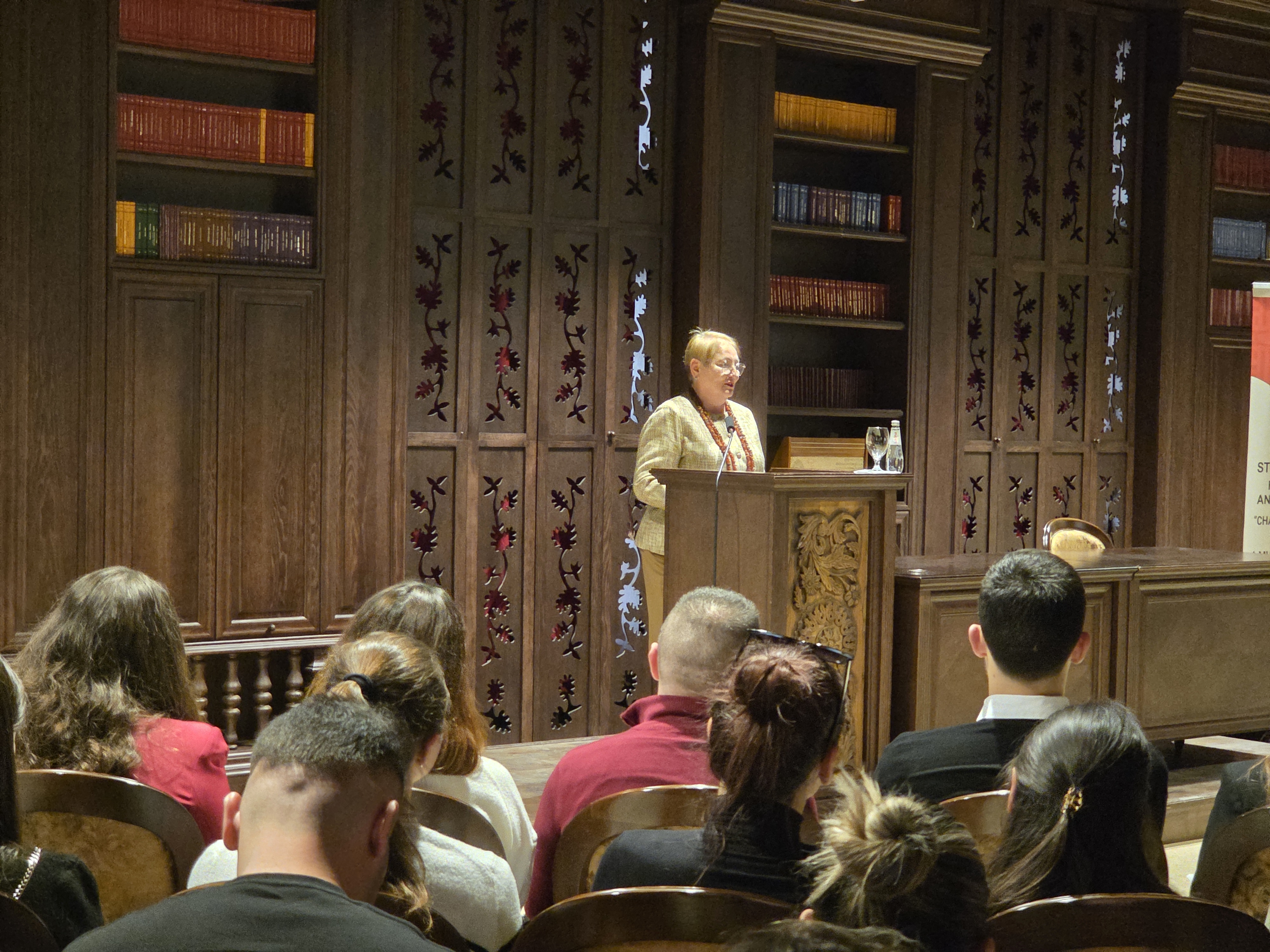 Во Скопје се одржува меѓународен студентски симпозиум посветен на предизвиците во новиот свет на дигиталната ера