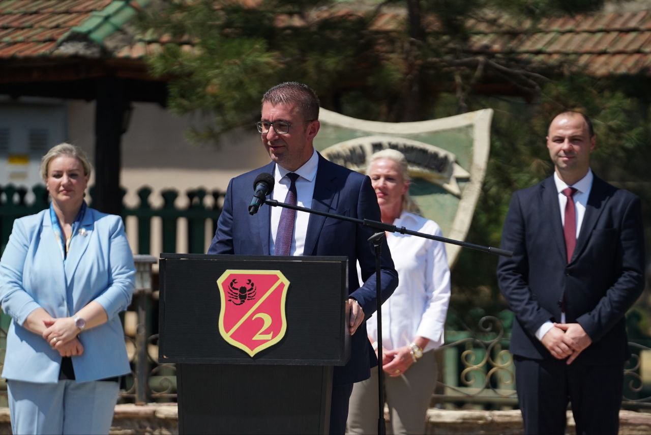 Мицкоски: Армијата се модернизира со опрема од стратешките партнери САД