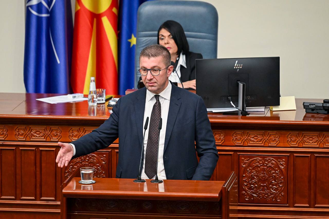 Мицкоски до Ајдари: Поради аздисаноста на претходните функционери од вашата партија, буџетот не во состојба да понуди добри плати за граѓаните