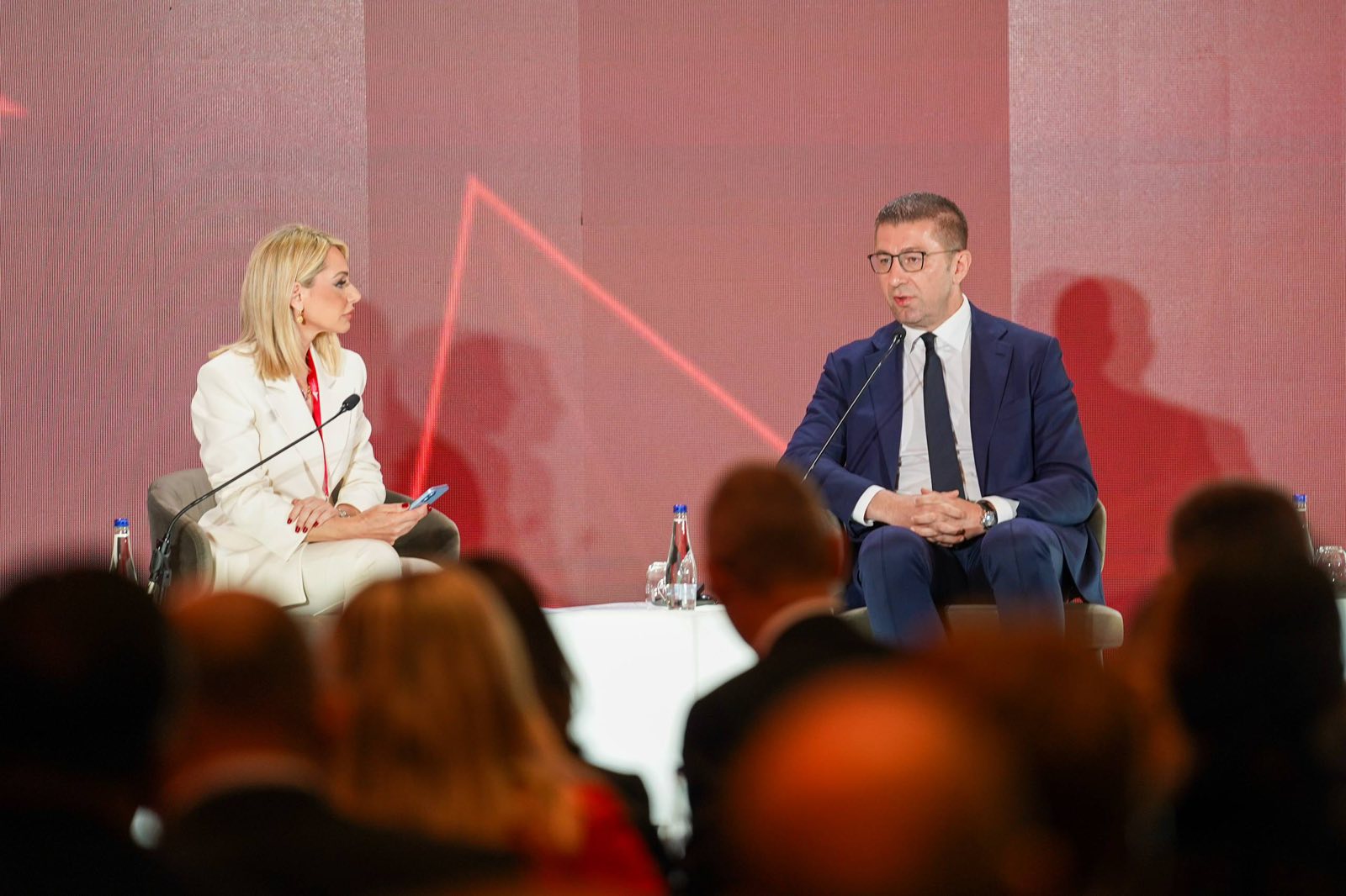 Мицкоски на Македонија 2025: Успешно ги менаџираме работите во државата, шест квартали по ред имаме 3,5 проценти реален раст на БДП