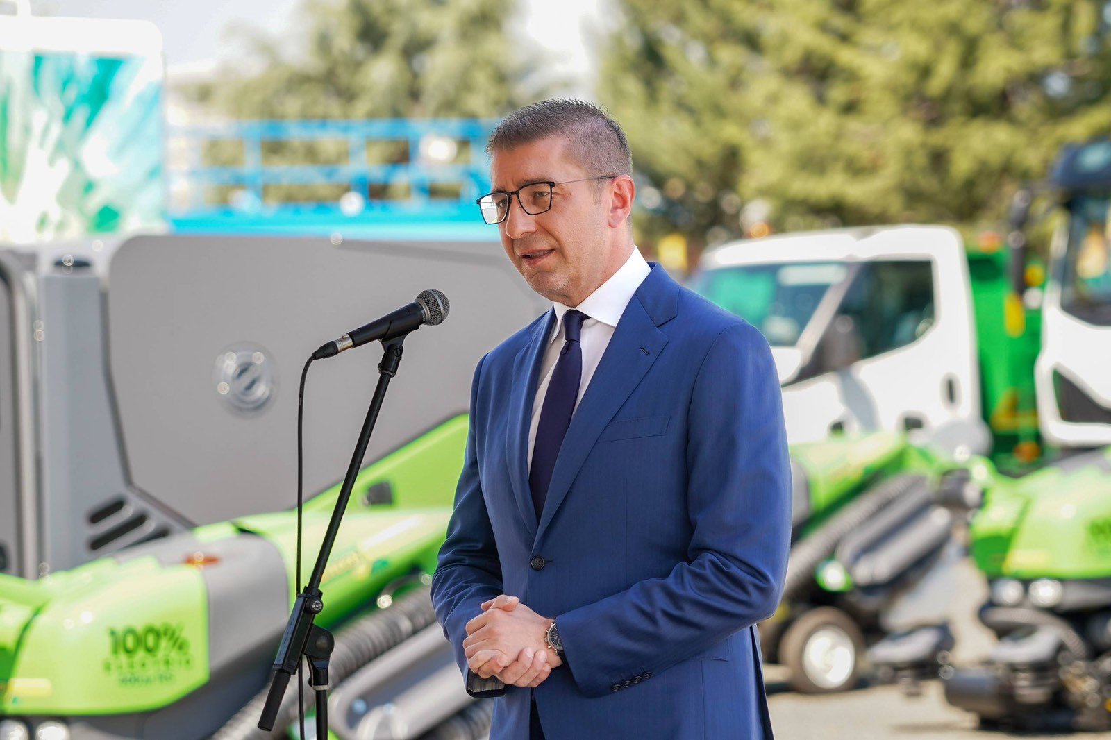 Мицкоски на промоција на комунална опрема: Ја наследивме државата на колена, но денес Македонија оди напред