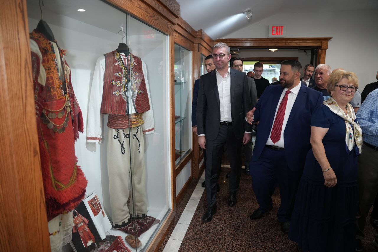 Мицкоски на средба со дијаспората во Њујорк, да се обединиме во градењето на иднината на Македонија