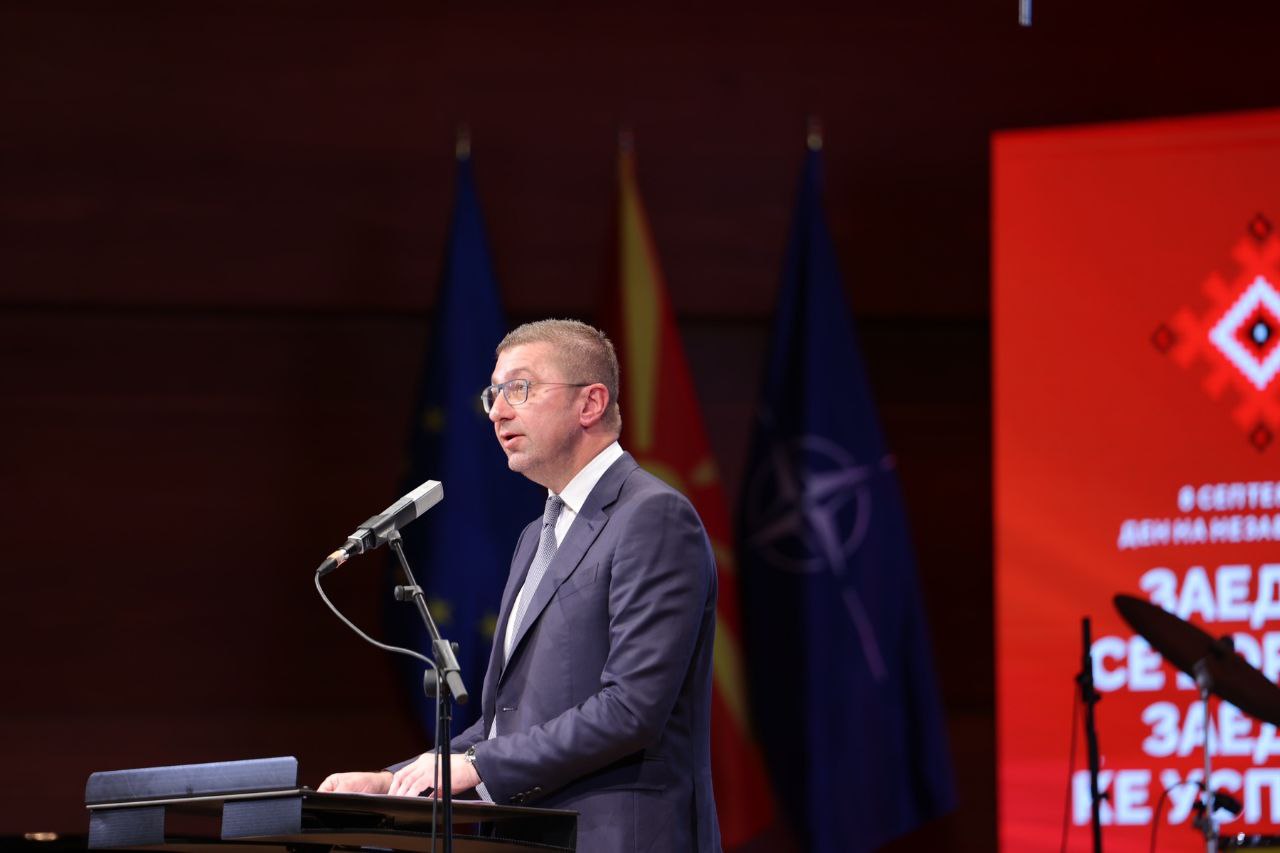 Мицкоски објави 10 принцип за заедништво и сплотеност: Правна држава, крај на партизација на општеството и етнички конфликти, да го подобриме животниот стандард, силно образование, борба против иселувањето и градење на национално и државно единство