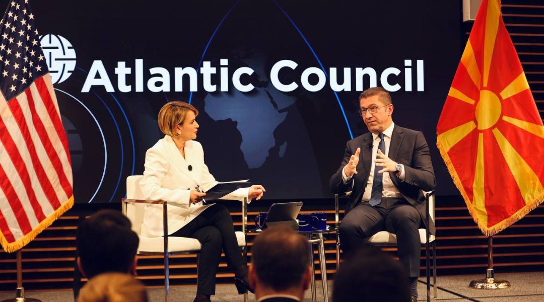 Мицкоски од Вашингтон: Не сакаме преговорите со ЕУ да се претворат во бескрајна приказна, прво завршени преговори па уставни измени