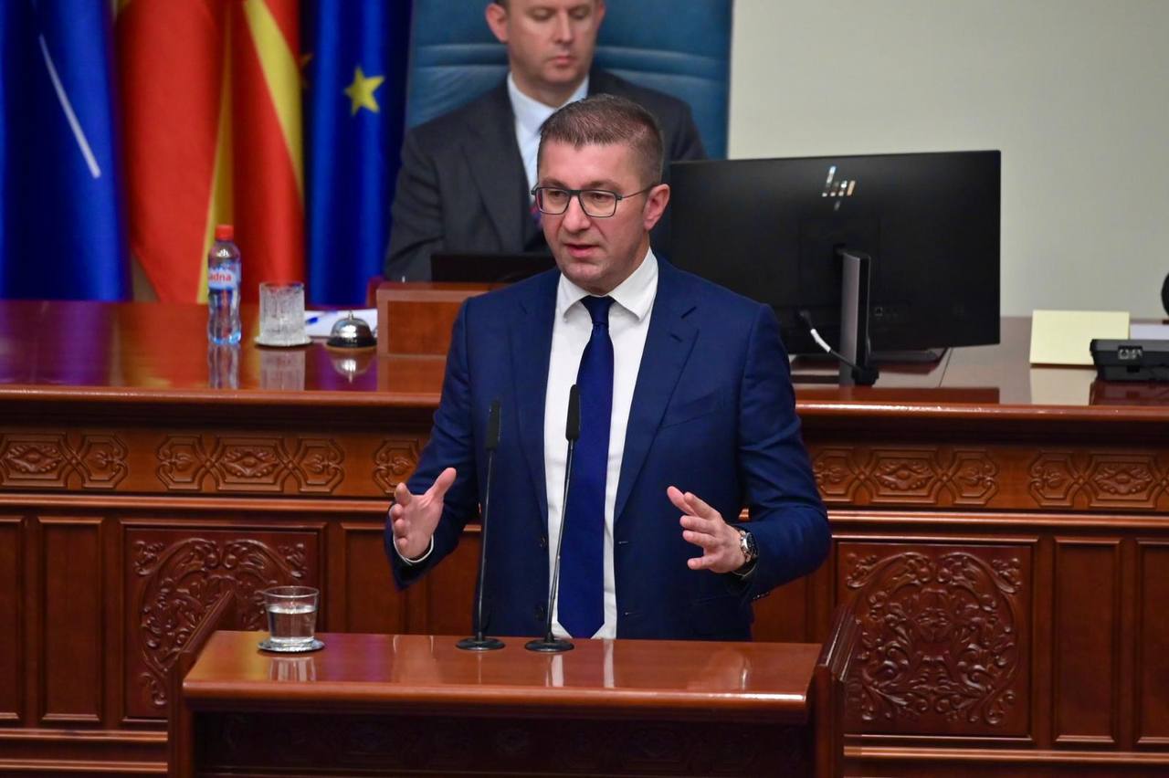 Мицкоски: Оставете ја реториката за легитимност, легитимни сме, дајте да работиме за реалните проблеми, оваа Влада не ги дели граѓаните, туку дели проекти и во Штип и во Тетово, претходните знаеја само евро во џеб