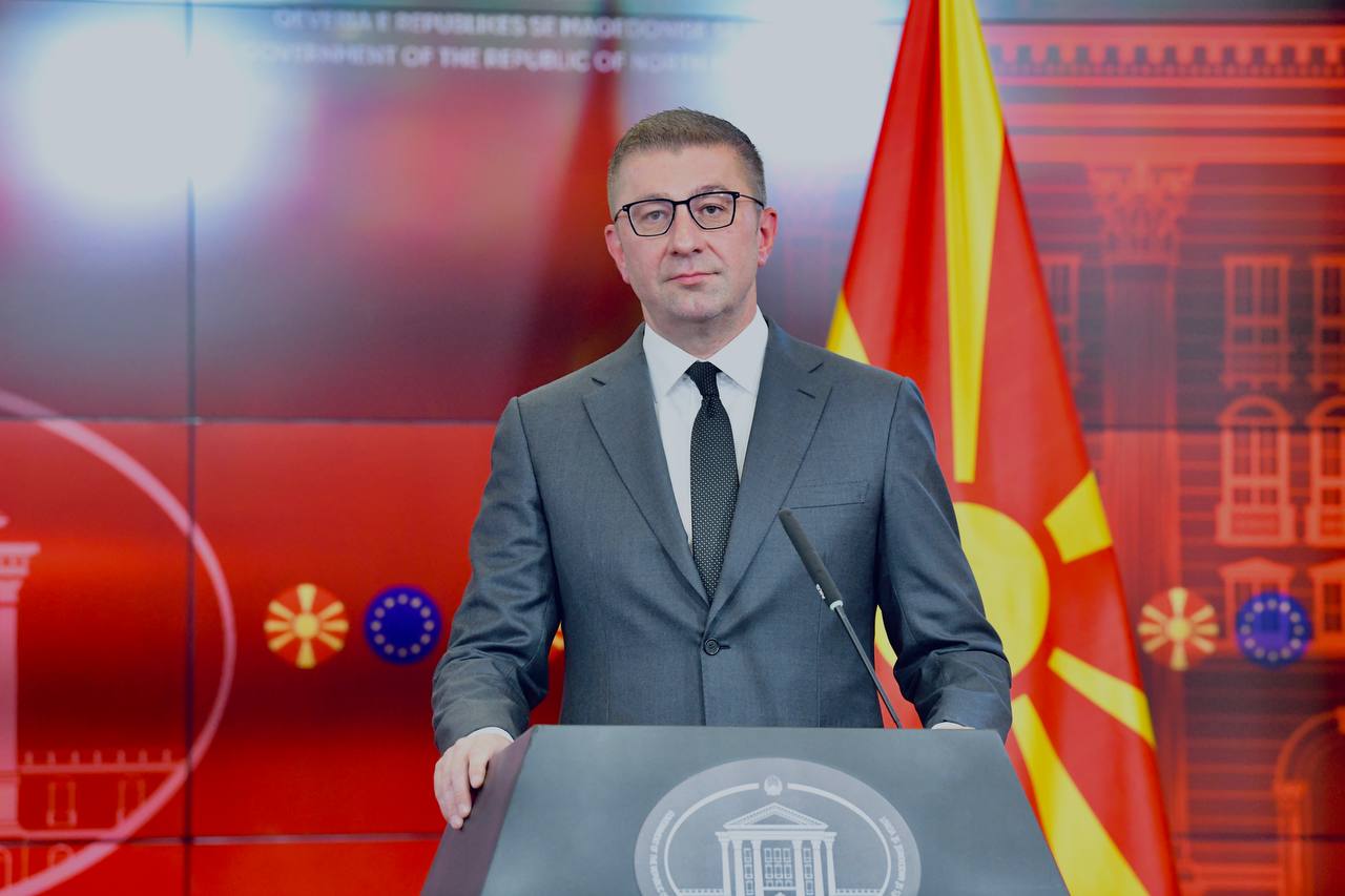 Мицкоски: Отворени сме за пријателство, дијалог и соработка, но исправени и достоинствени како држава  