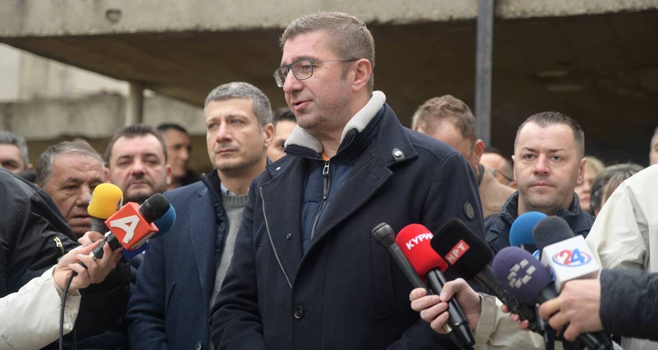 Мицкоски: По три децении започна реконструкцијата на Домот на култура „11 Октомври“ во Ченто