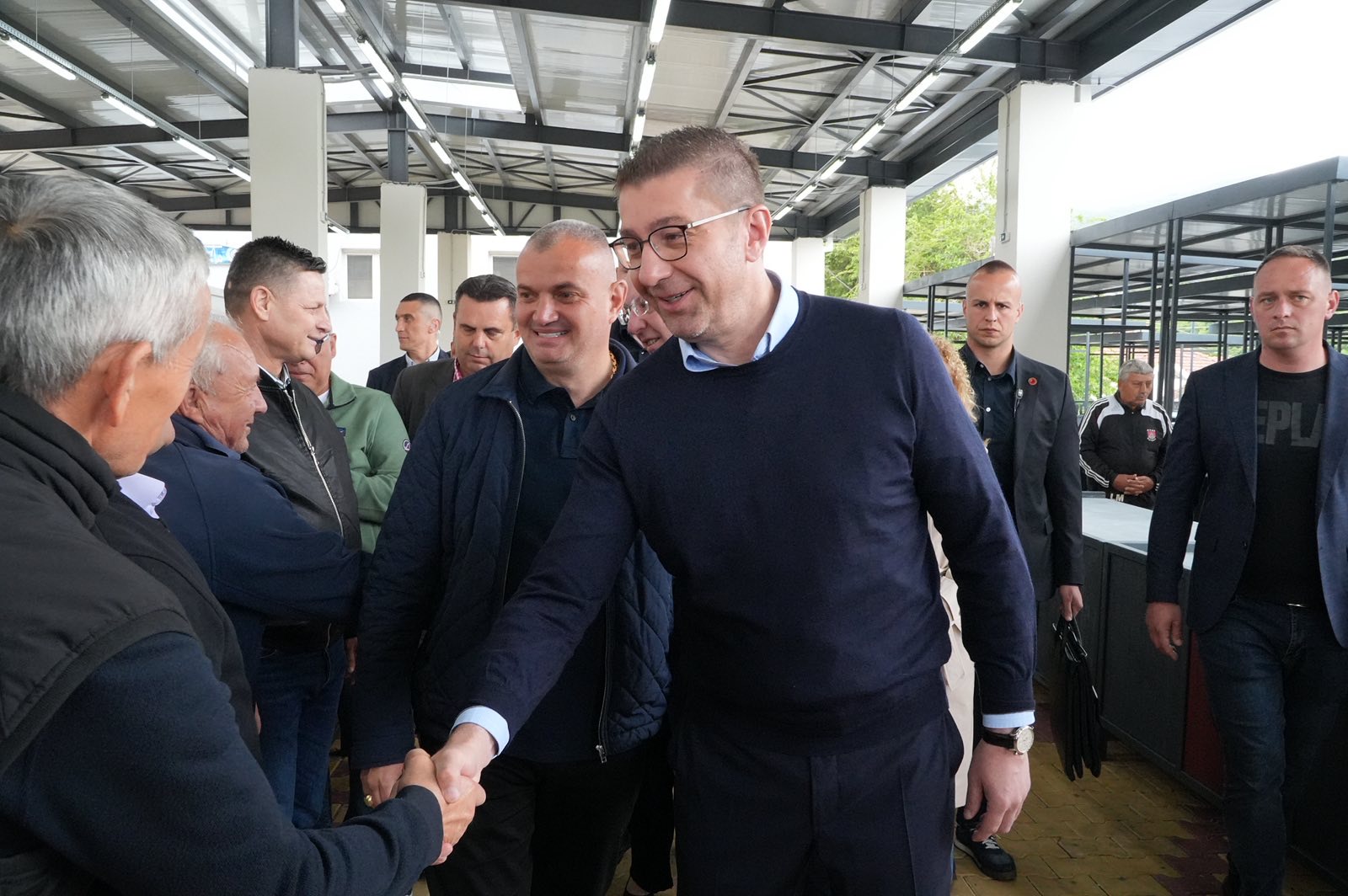 Мицкоски: Пуштен е во употреба новиот градски пазар во Општина Виница