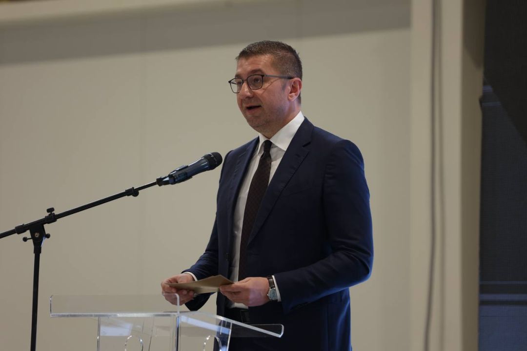 Мицкоски: Работиме во насока на подобрување на животниот стандард на граѓаните – Вработените во МВР добија за 10% повисока плата