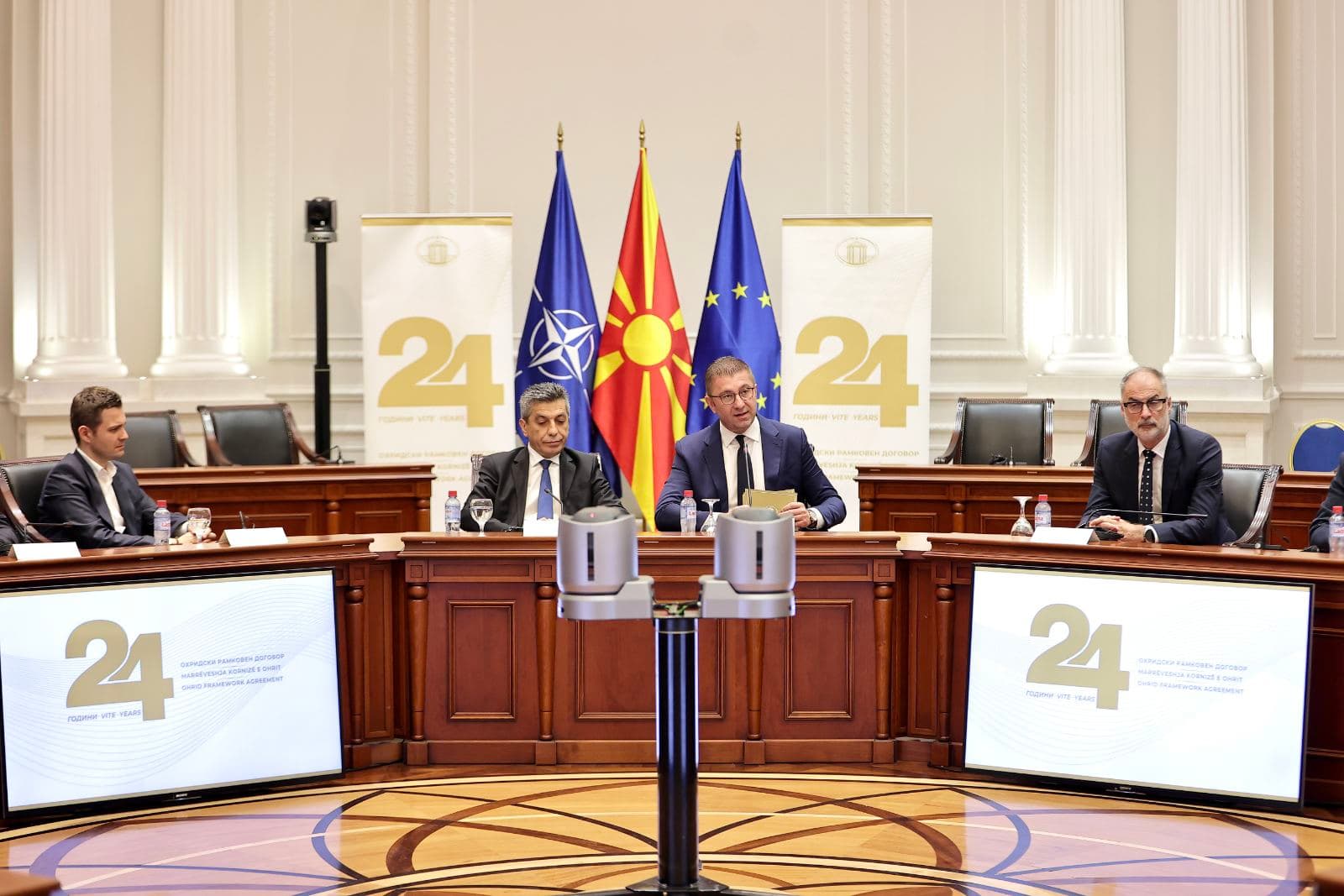 Мицкоски: Рамковниот договор е потсетник на една длабока вистина – дека државата ја имаме само ако ја чуваме заедно, по пат на дијалог, на компромис и заедништво