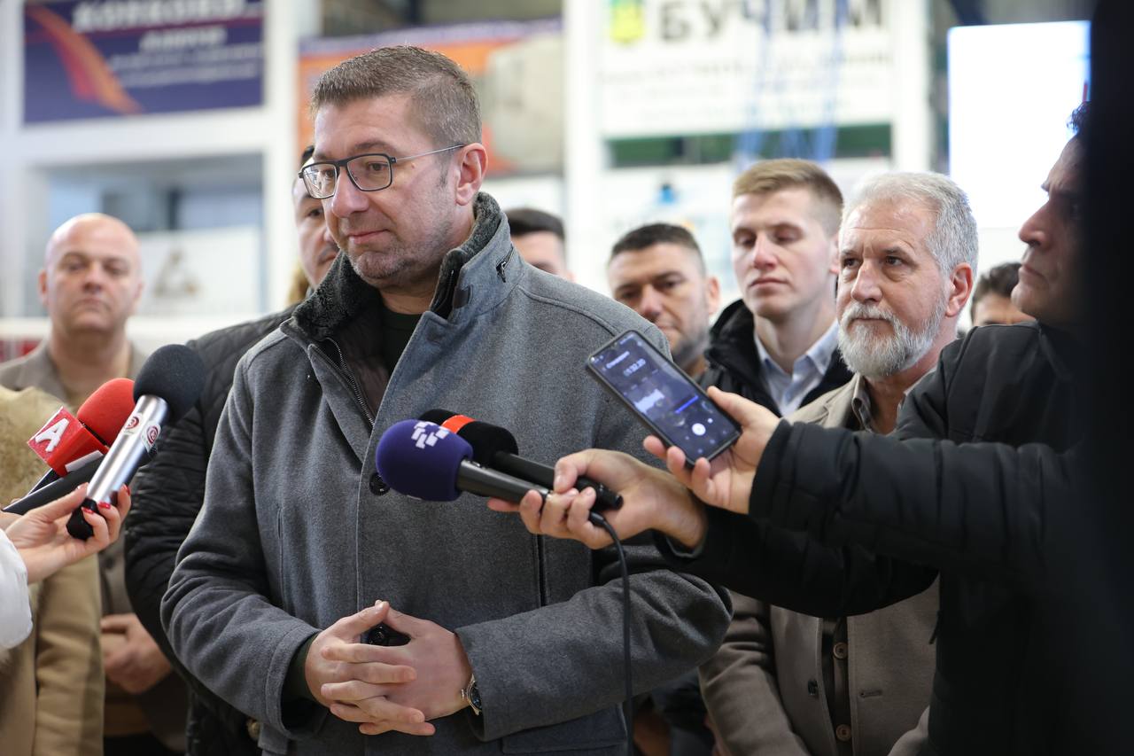 Мицкоски: Се пушти во употреба реконструираната спортска сала „25 Мај“ во Општина Радовиш