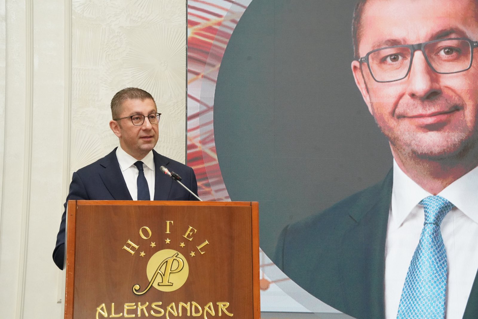 Mickoski: “Vezillka” përfaqëson fillimin e një procesi që do të kontribuojë për një shkencë më të fortë, një ekonomi më konkurruese dhe më shumë mundësi për të rinjtë