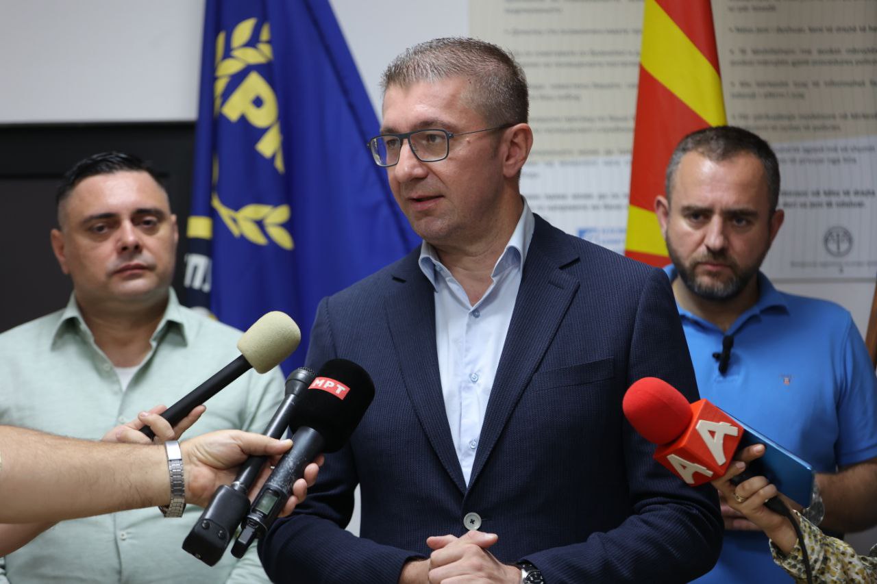 Мицкоски: Владата ќе продолжи да инвестира во капитални проекти во Кавадарци