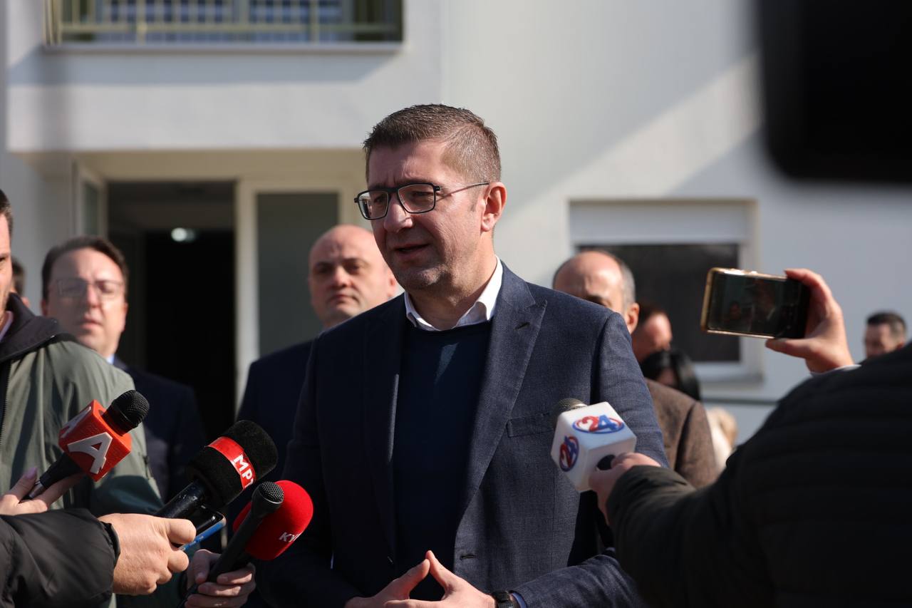 Мицкоски: Владата продолжува да работи во интерес на граѓаните, се изгради зграда за социјално ранливите семејства во Општина Велес