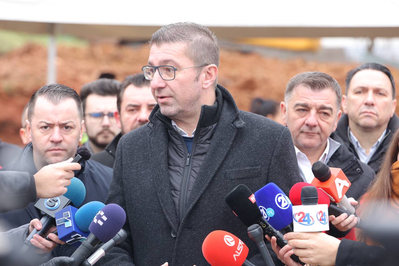 Мицкоски: Во Црешово, Општина Гази Баба се постави камен темелник за изградба на спортска сала во вредност од 34 милиони денари