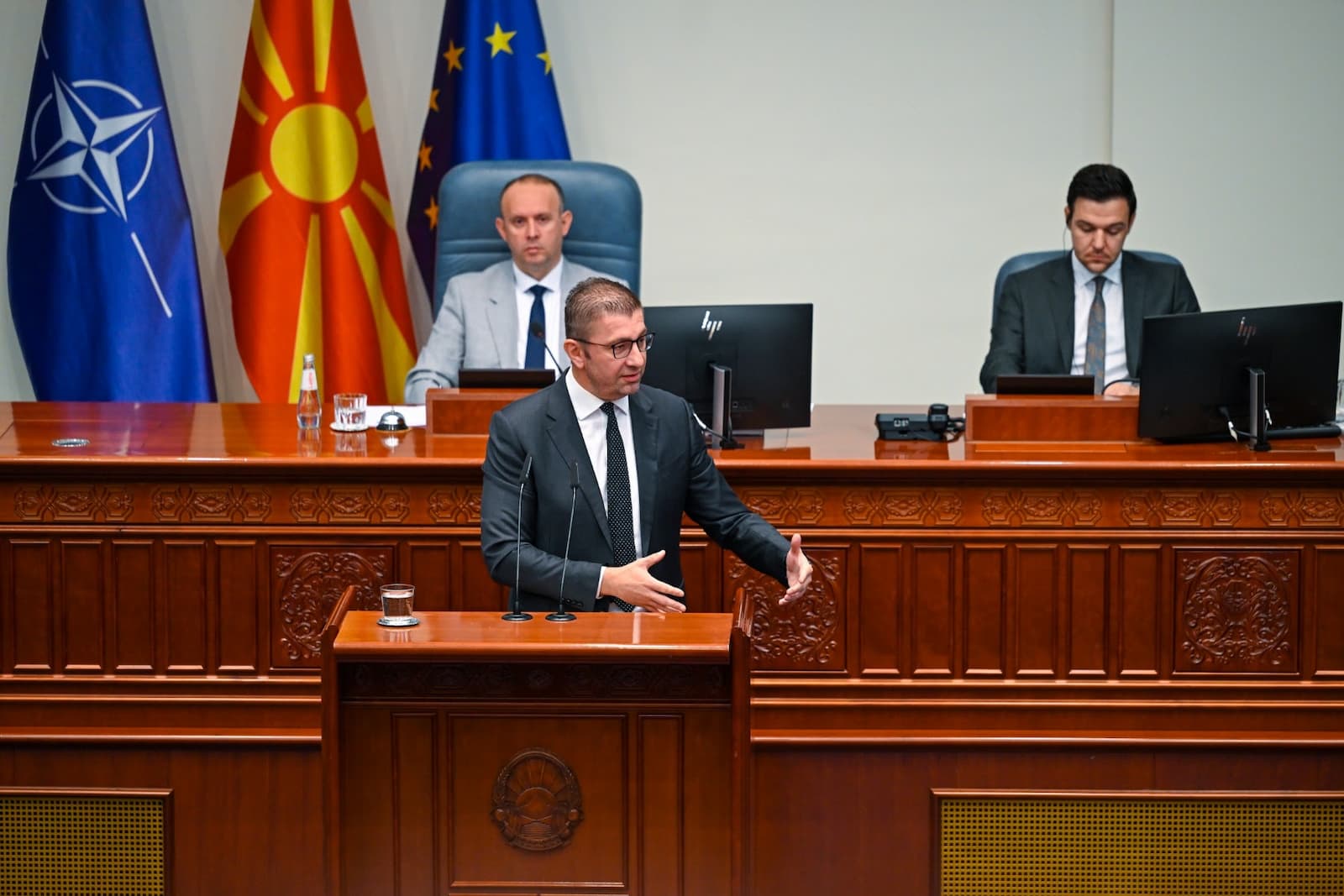 Мицкоски: За младите предвидовме проширен опфат за оперативниот план за отворање на бизниси и бесплатен пристап до научни списанија како дел од проектите кои се работат