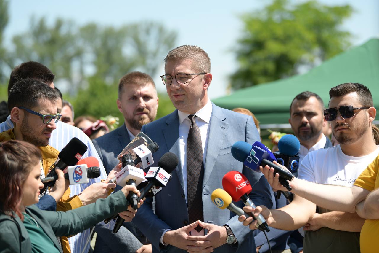 Мицкоски: Започна изградбата на спортската сала во ОУ „Гоце Делчев“ во Долно Лисиче