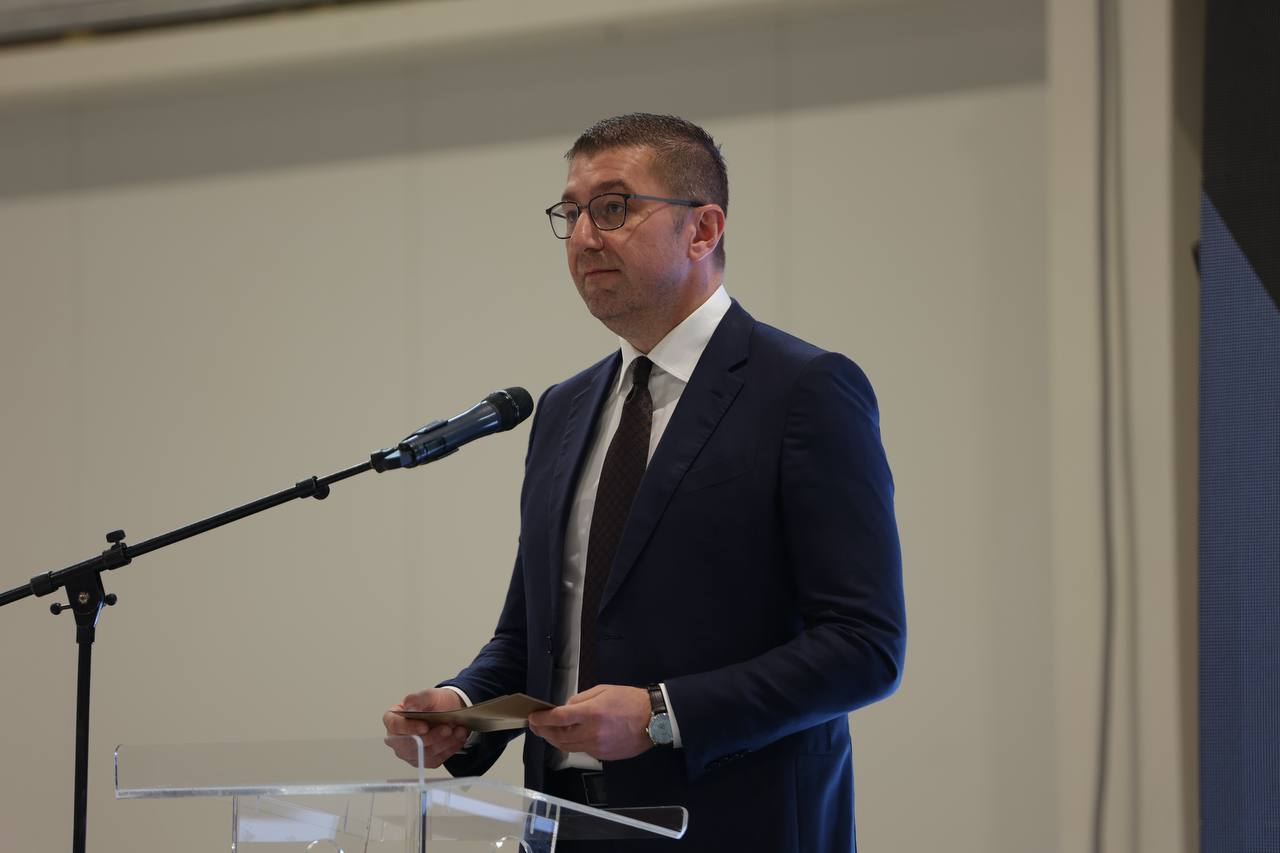 Мицкоски: Започна со работа фабриката „Магна Мехатроникс“, инвестиција околу 40 милиони евра и вработувања на 600 лица