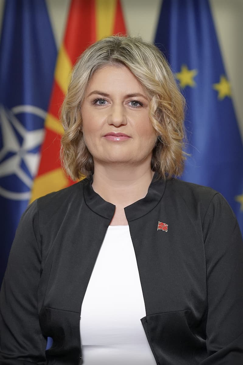 Сања Божиновска