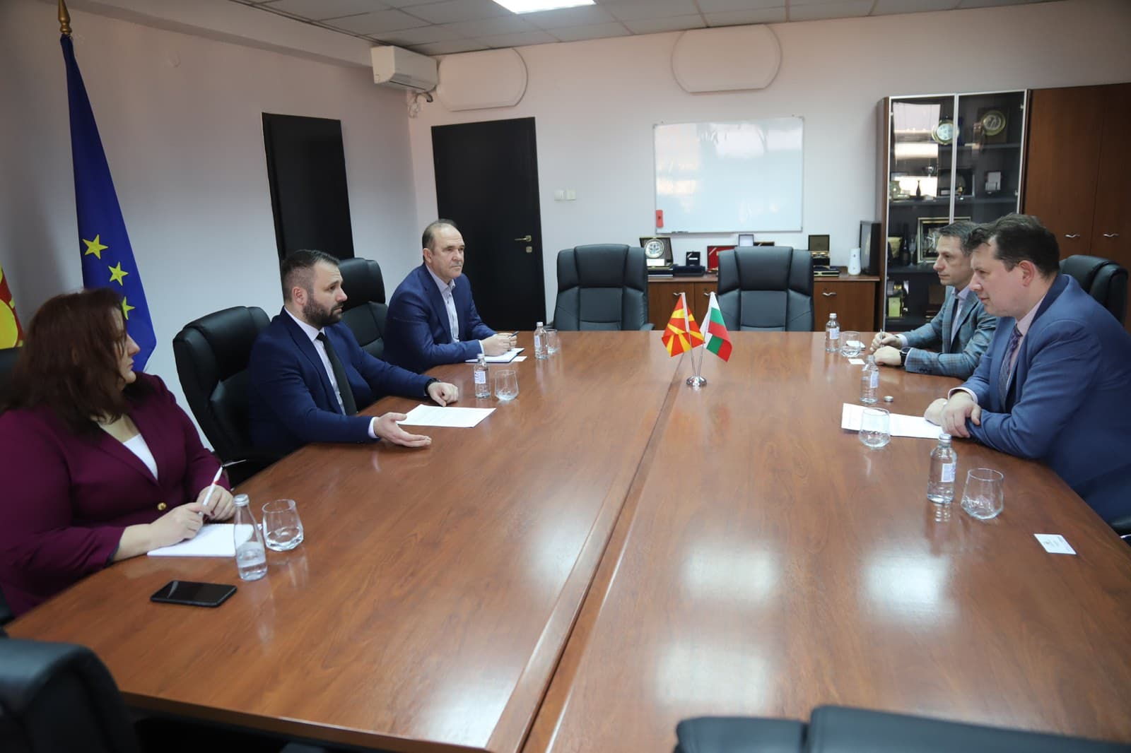 Министерот Дурмиши на средба со амбасадорот на Бугарија Жељазко Радуков: Северна Македонија и Бугарија имаат плодна економска соработка