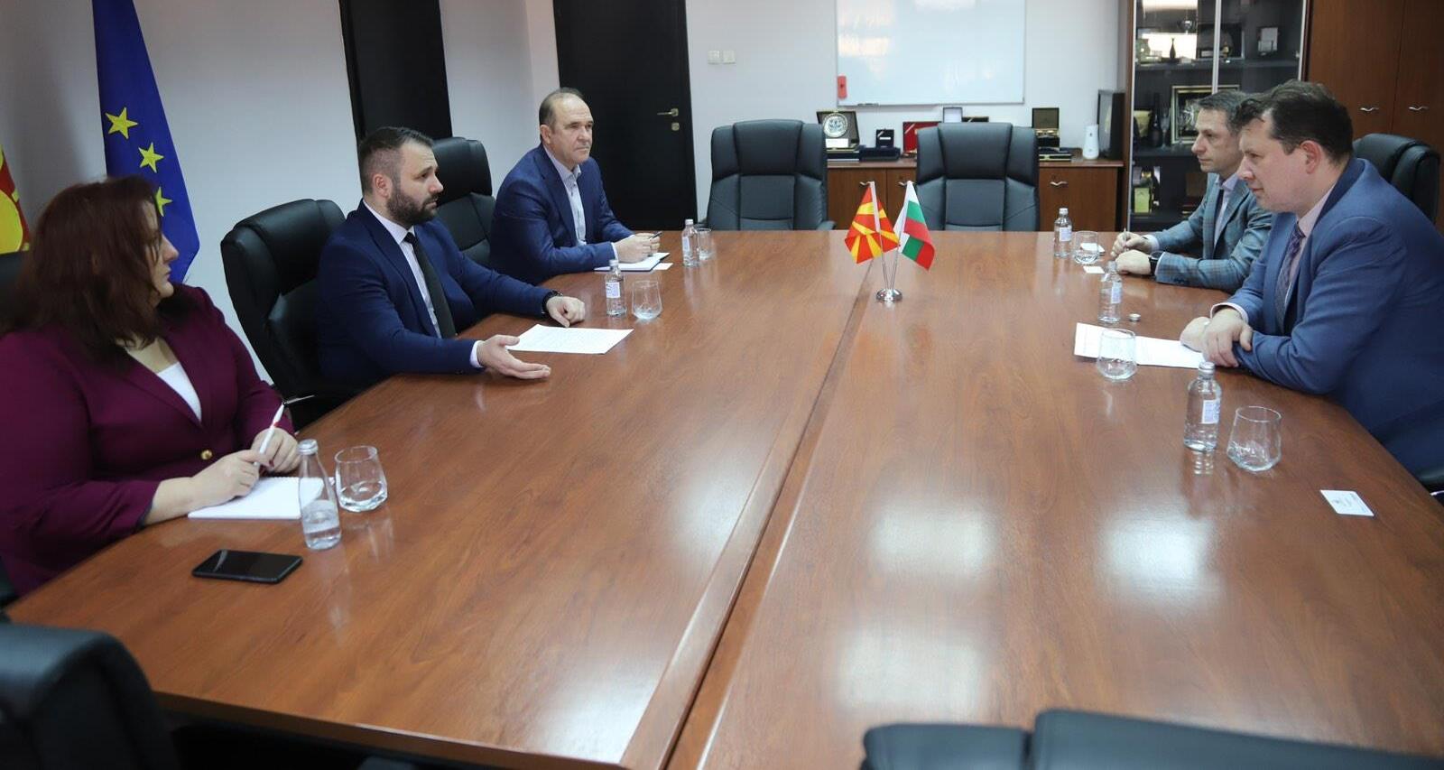 Министерот Дурмиши на средба со амбасадорот на Бугарија Жељазко Радуков: Северна Македонија и Бугарија имаат плодна економска соработка