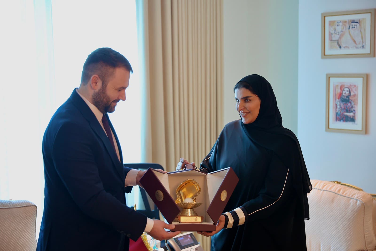 Министерот Дурмиши во Катар, се сретна со министерката за меѓународна соработка, г. Мерјам бинт Али бин Насер Ал Миснад