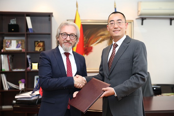 Министерот Лимани и амбасадорот на Кина, Су Леј  потпишаа Договор за донација- Кина донира сензорни соби за деца и лица со попреченост