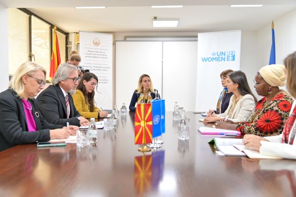 Министерот Лимани на средба со Заменик-извршната директорка на UN Women, Гумбонзванда