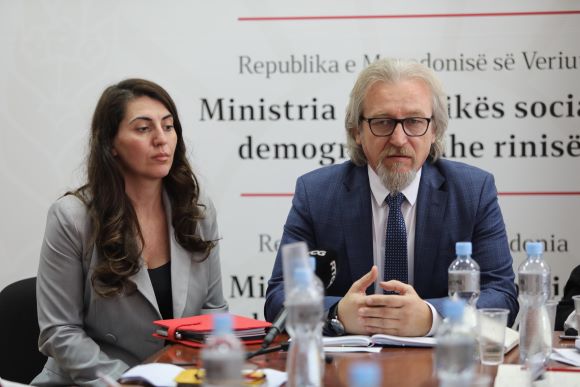 Министерот Лимани се сретна со членови на делегација од Црна Гора – целта на посетата, размена на искуства за вклучувањето на Ромите во општеството 