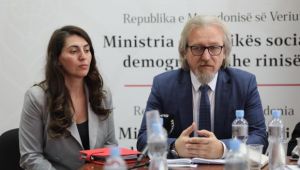 Министерот Лимани се сретна со членови на делегација од Црна Гора – целта на посетата, размена на искуства за вклучувањето на Ромите во општеството