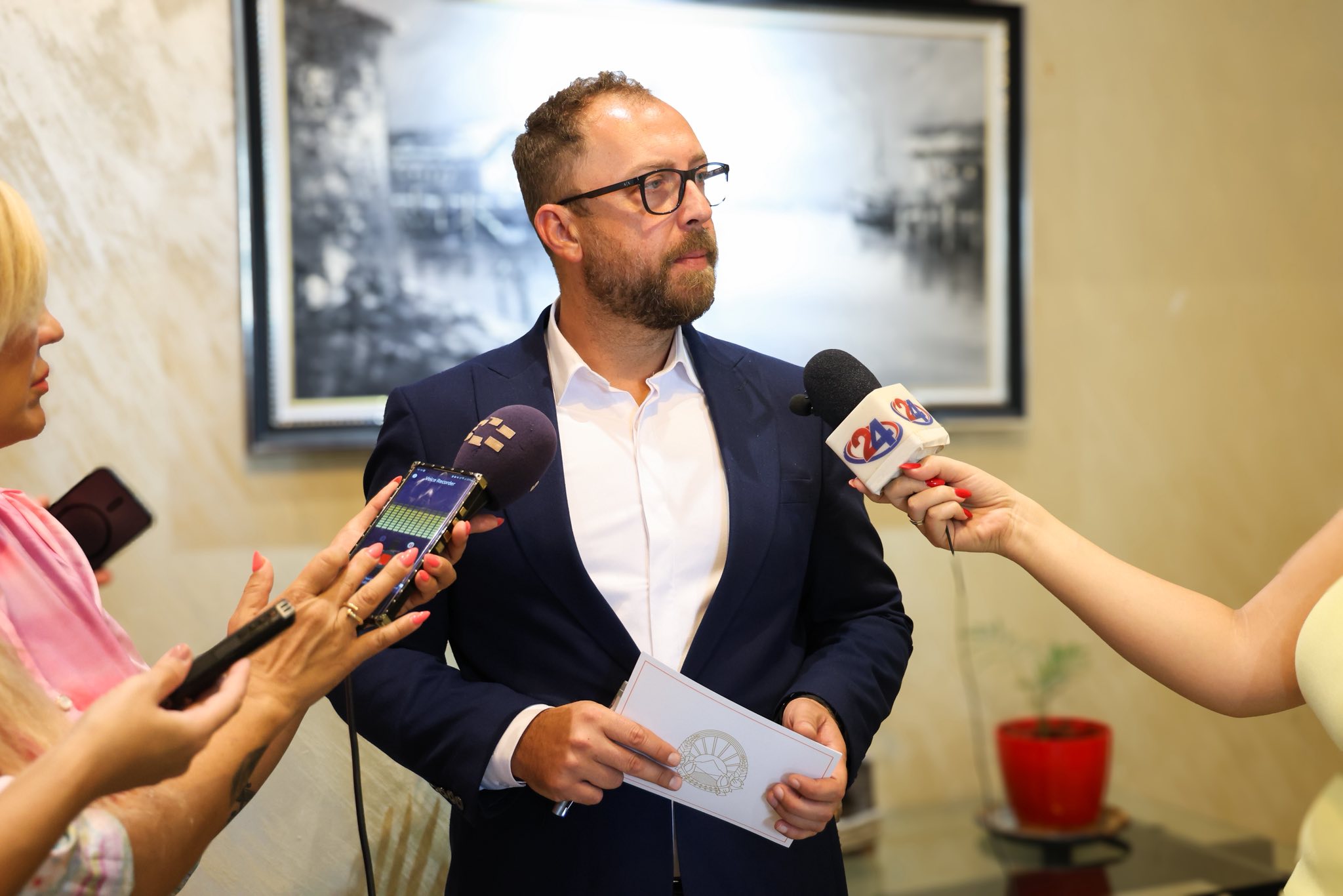 Министерот Љутков на седница на Национална комисија на УНЕСКО: Само со заедничка акција ќе покажеме конкретен напредок