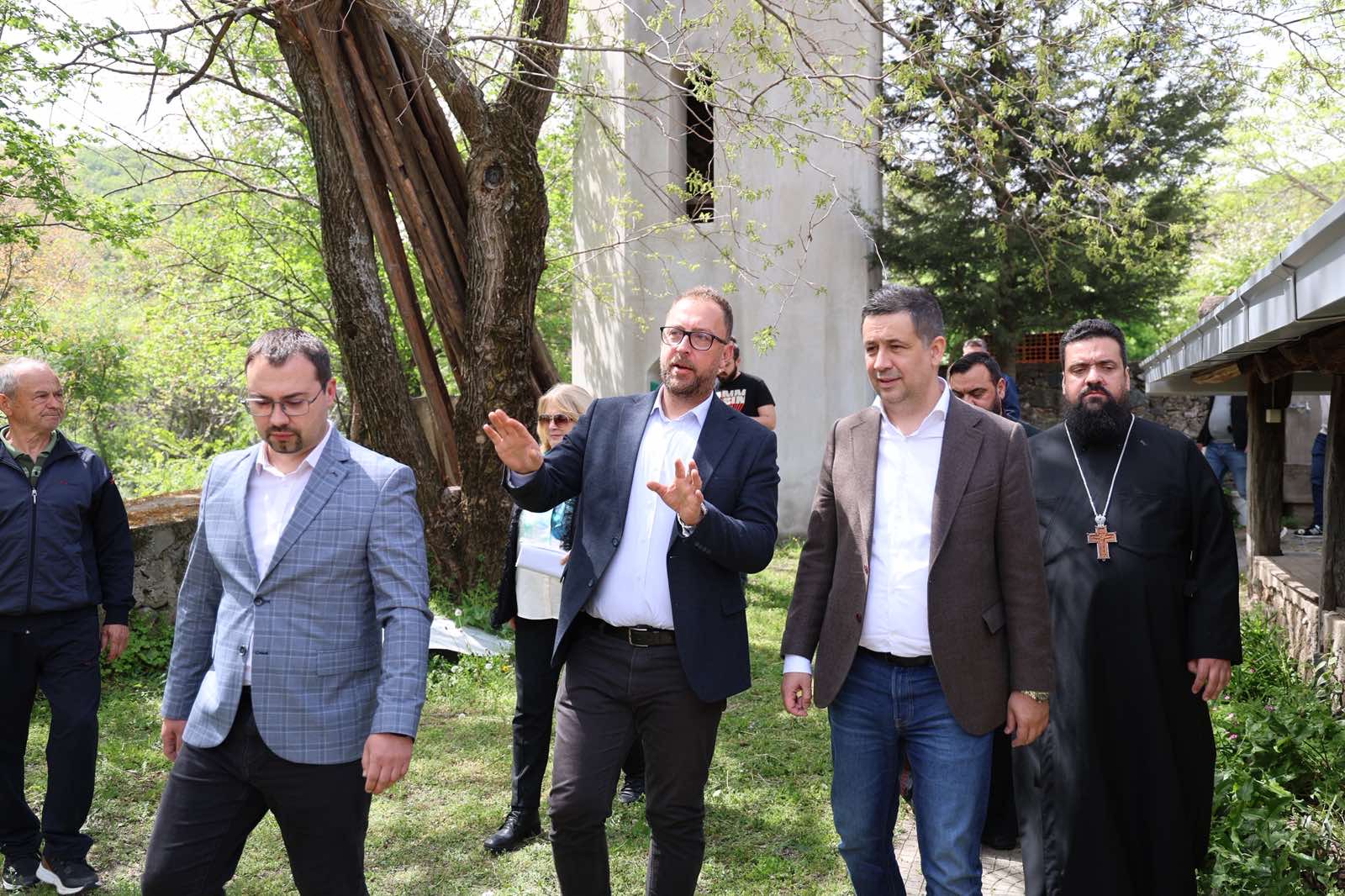  Министерот Љутков во посета на црквата „Св. Атанасиј Велики“ во Габрово: започнуваат активности за конзервација и реставрација