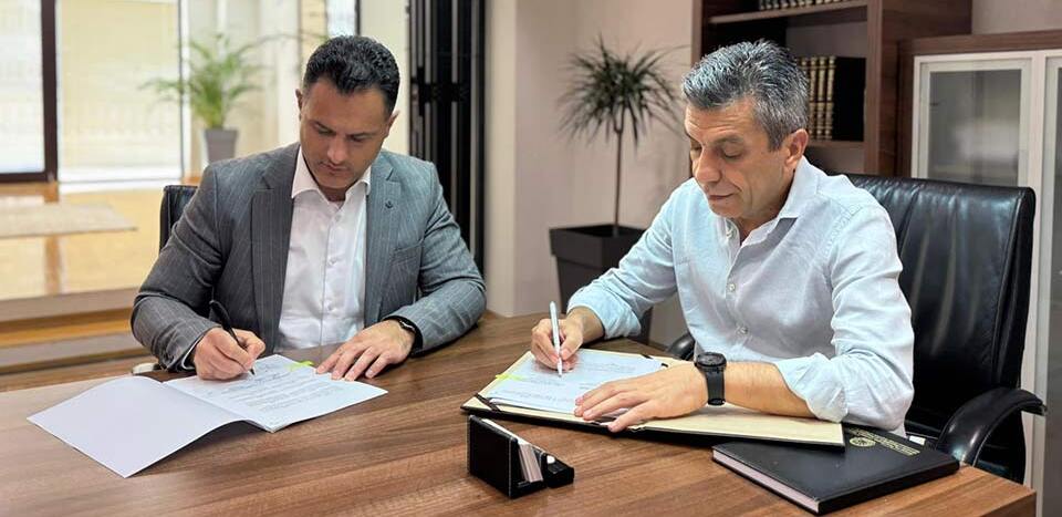 Министерот Меџити и градоначалникот Сејдиу потпишаа договор за уредување на речно корито во Желино